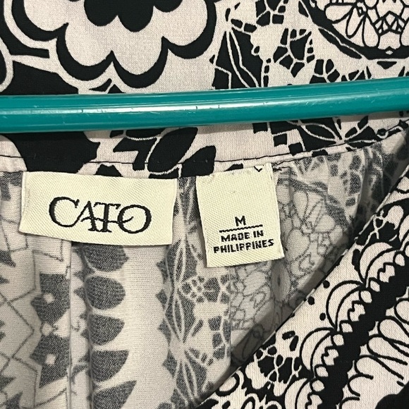 SELLING CATO TOP FOR WOMEN SIZE M BLACK AND WHITE FLORAL SLEEVELESS USED - Picture 5 of 13